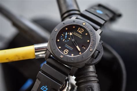 panerai submersible carbotech.